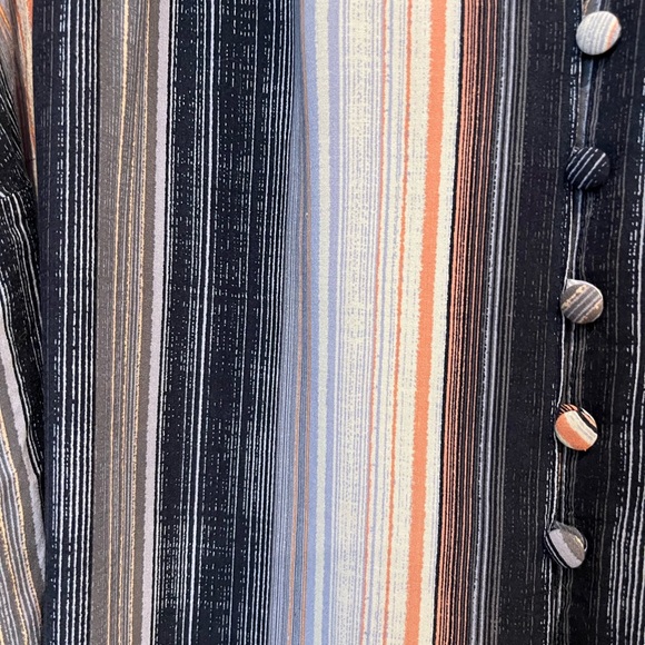 Navy and Peach Striped Torrid 3 Blouse - Picture 4 of 4